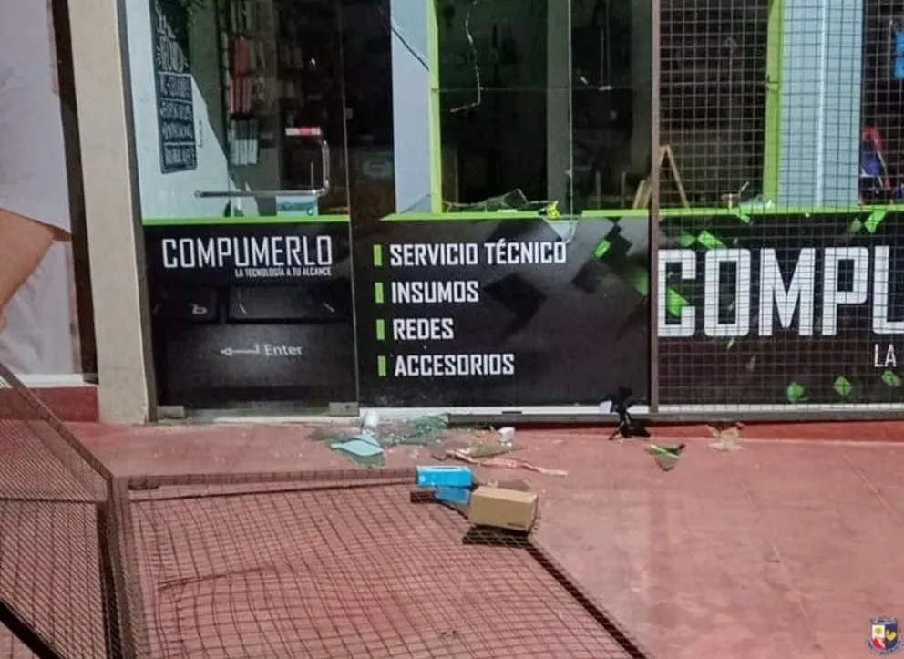 La Policía demoró a un hombre que intentó robar en un local comercial de la Galería del Sol. (Foto: Policía de San Luis)

