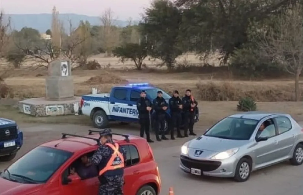 Refuerzan los controles viales en el Valle de Traslasierra. (Foto: Policía de Córdoba)