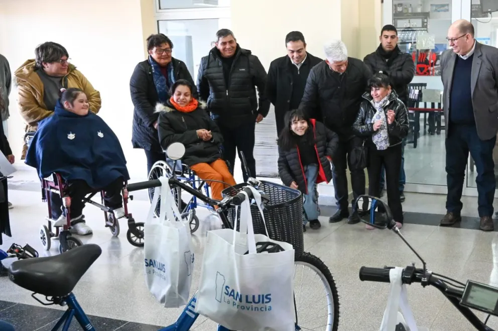 Luz, Sofía y Brisa son tres jóvenes de La Toma que ya pedalean con libertad gracias a sus bicicletas adaptadas del programa TuBi 2025 .