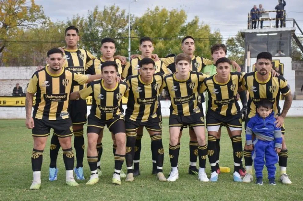 Jorge Newbery de Villa Mercedes superó a Mitre de Luján y es semifinalista. (Foto: DSL)