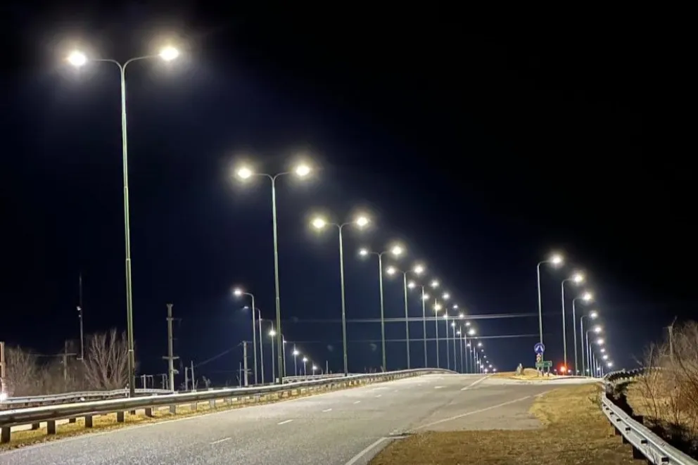 Mejora en la iluminación en el cruce de autopista 55 y Ruta 5.
