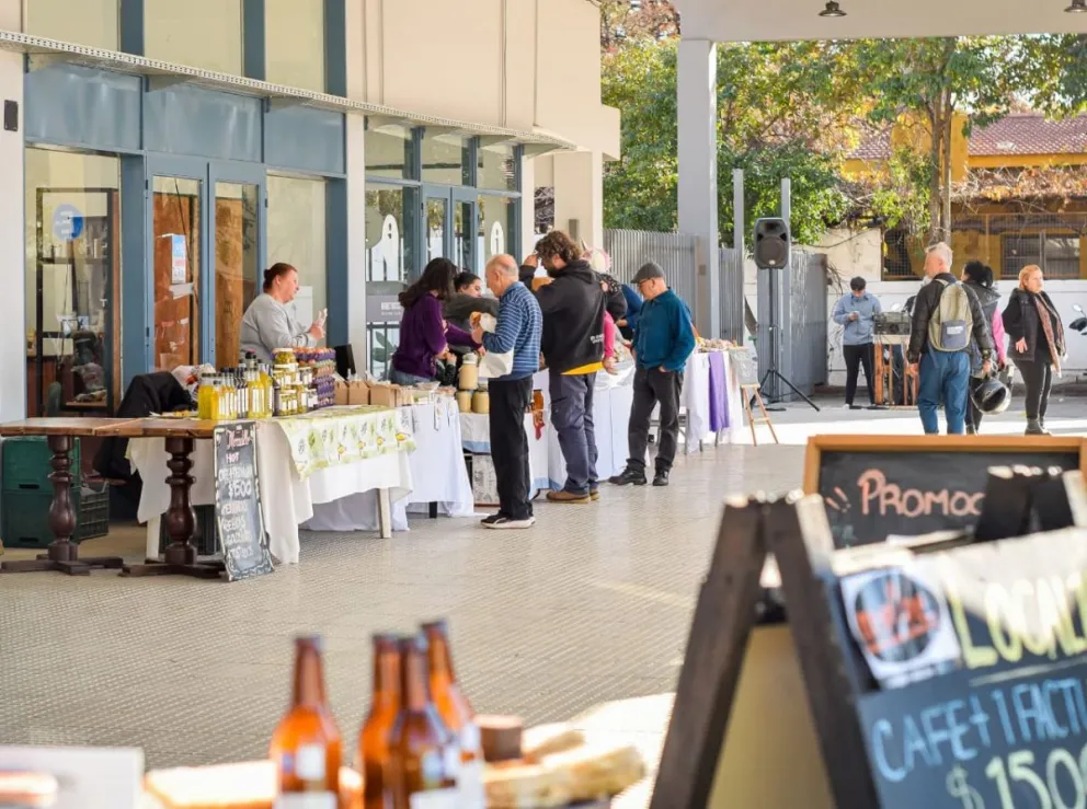 La actividad comenzará a las 12:30 horas y contará con música en vivo de la mano de Destino del Canto, intervenciones escénicas y la tradicional cantina con delicias regionales