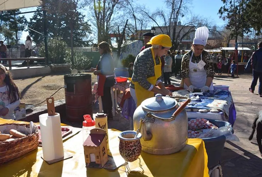 Carpintería se prepara para edición diez de la Fiesta de la Torta Frita.