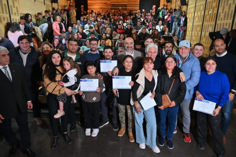 Este viernes, en la Casa del Poeta de la Villa de Merlo, se llevó adelante un nuevo acto de entrega de financiamientos.