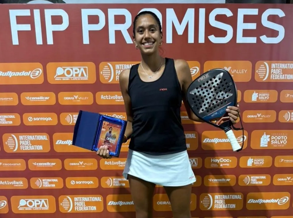 La merlina, Zoe Benítez, sigue escribiendo su propia historia en el pádel internacional.