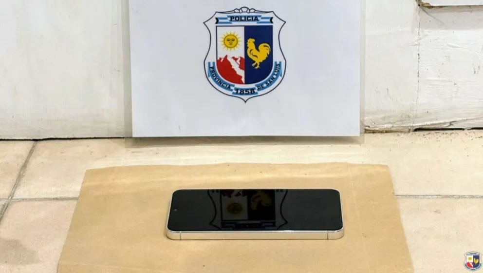 Durante la investigación, los efectivos detectaron que el celular había llegado a manos de un técnico local dedicado a la reparación de dispositivos móviles