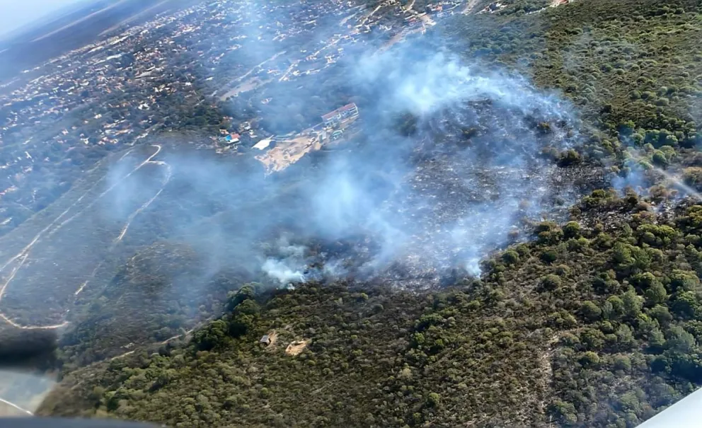 Incendio contenido en las sierras de los Comechingones, a la altura de Pasos Malos.