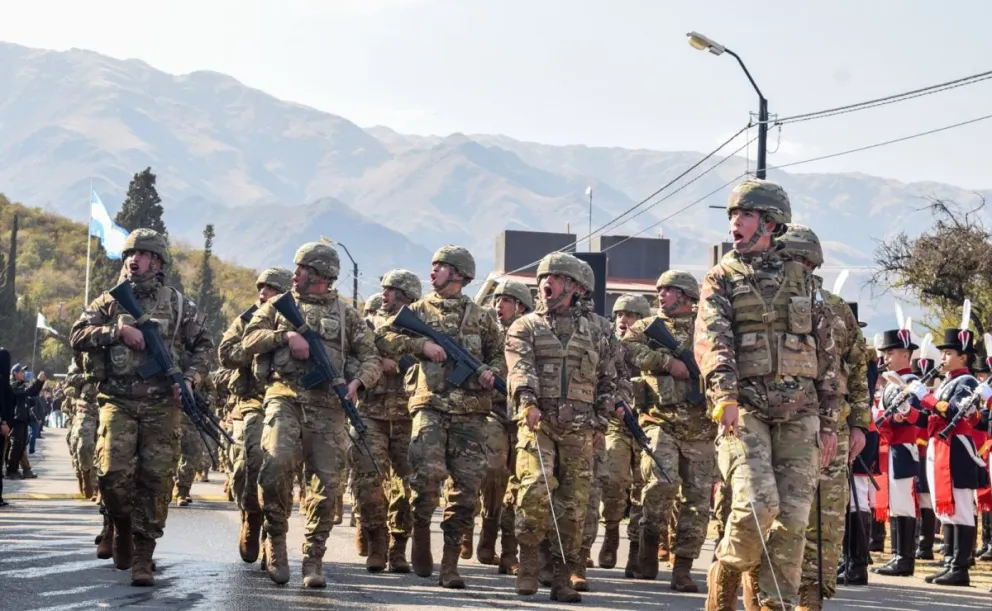 El domingo desfile cívico - militar desde las 10 en Barranca Colorada.