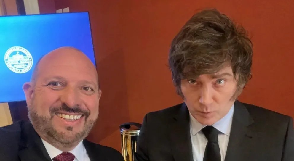 El diputado Carlos D’Alessandro junto al presidente Javier Milei. (Fotografía: Agencia Noticias Argentinas /LLA)