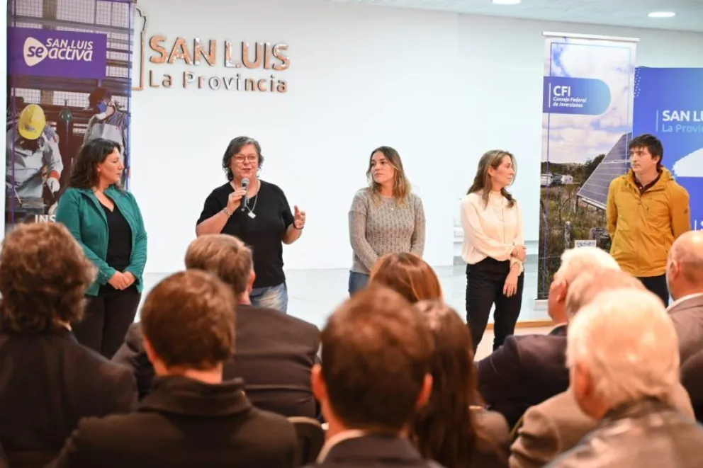 i. En total, se destinaron $490 millones a 16 PyMEs, distribuidos en tres líneas de financiamiento: Cadena de Valor, Verde y de Mujeres, con el objetivo de potenciar su crecimiento y modernización.