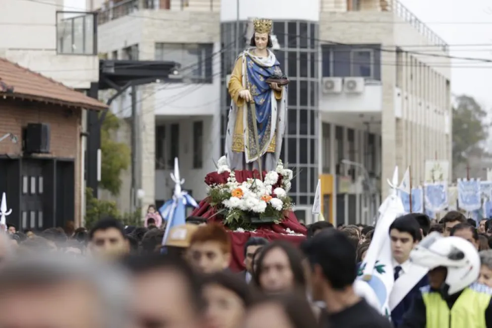 Año tras año, la ciudad de San Luis celebra esta conmemoración con profundas raíces religiosas y cívicas. 