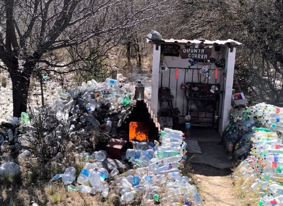 Se prendió fuego la gruta de la Difunta Correa.
