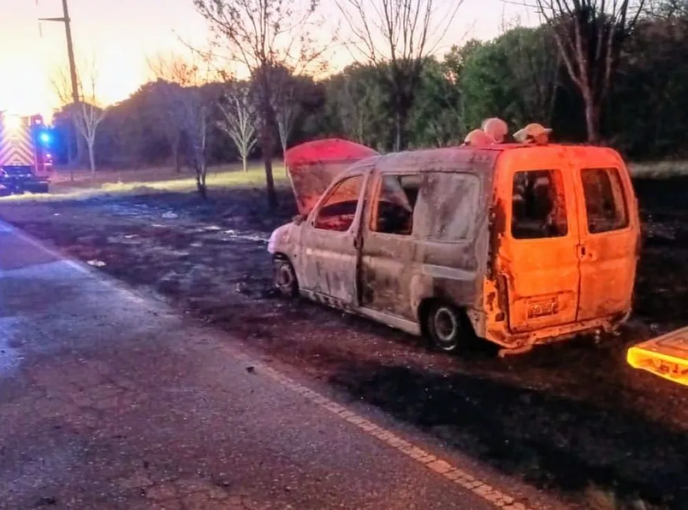 El vehículo siniestrado y que quedó destruido. Foto Pol. San Luis