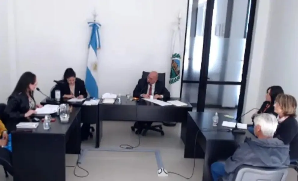 La víctima denunció que, horas antes, el acusado había ingresado en tres oportunidades a su casa con fuerte olor a nafta en las mano. 