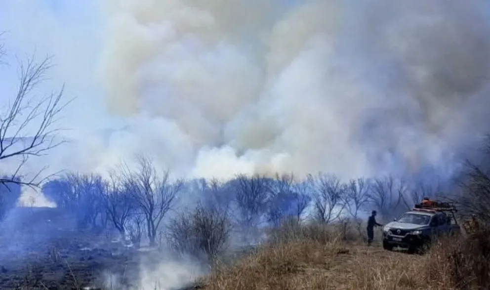 Un incendio forestal se desarrolla en zona de Luyaba, jurisdicción de La Paz, Traslasierra. (Foto: La Otra Mirada)