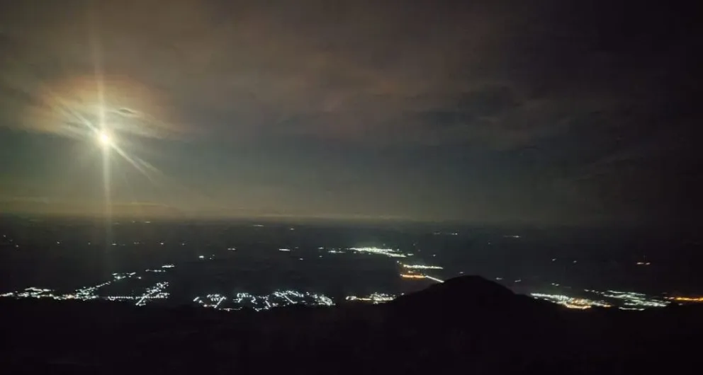 Merlo desde lo alto de las sierras. Foto: El Vasco.