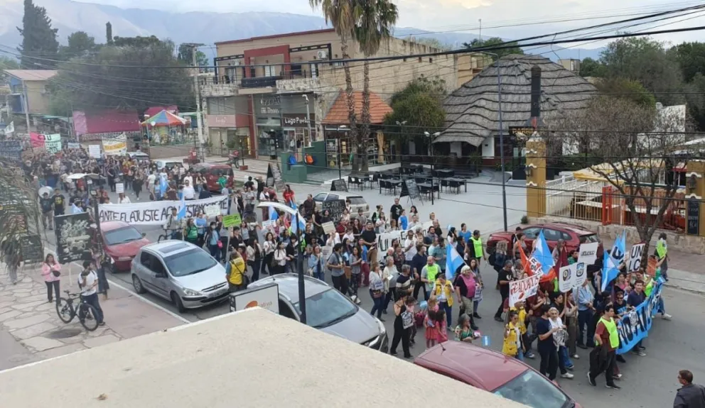 Tercera Marcha Federal con gran repercusión en Villa de Merlo.