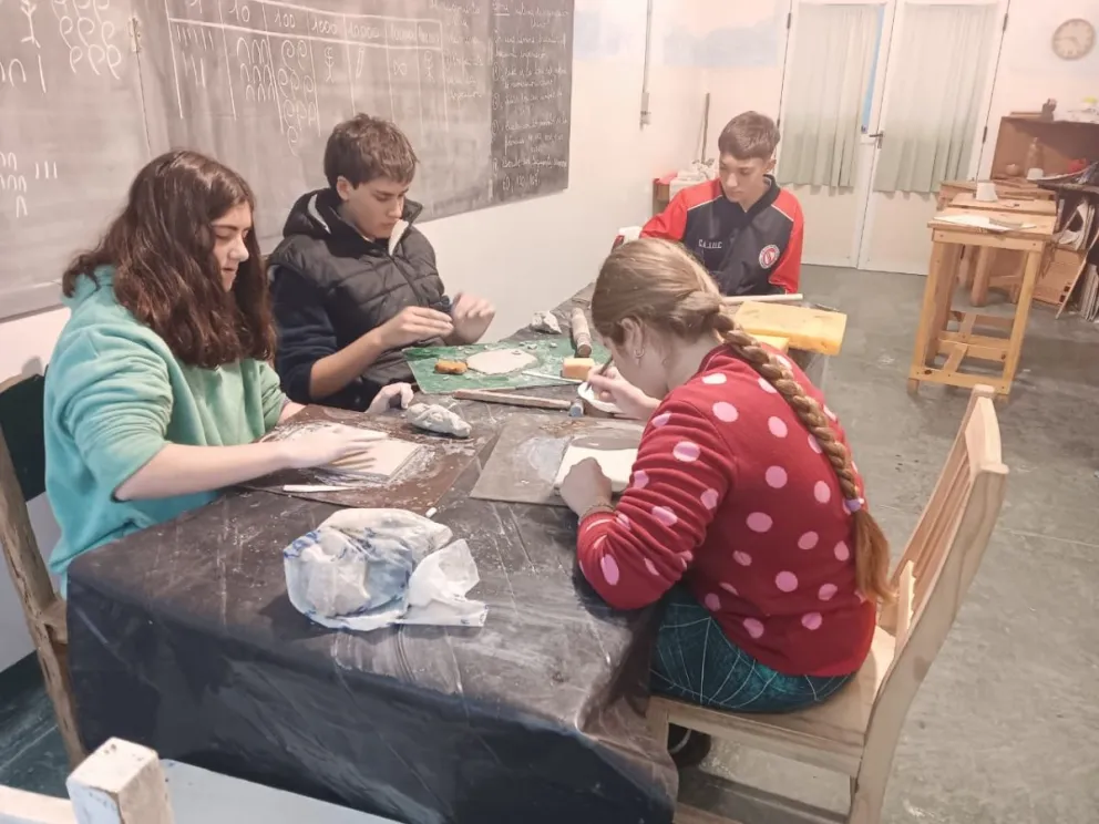 La escuela El Cuenco, con pedagogía Waldorf ahora con secundario.