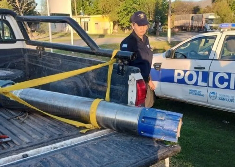 Fue recuperada una bomba sumergible de gran porte que había sido robada de un campo en Luján. (Foto: Policía de San Luis)