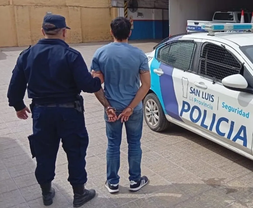 Un hombre detenido acusado de supuesto abuso sexual. La victima es una adolescente hermana de la novia del ahora detenido.