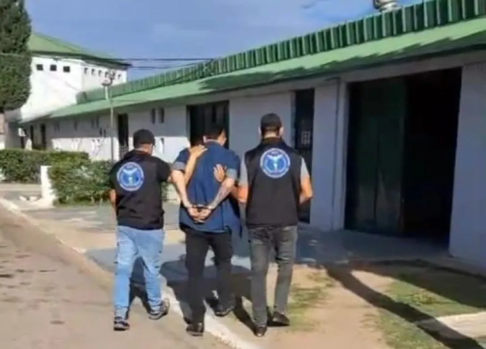 El detenido en Merlo en noviembre 2024, otra vez rumbo a la cárcel. Foto Pol. San Luis.