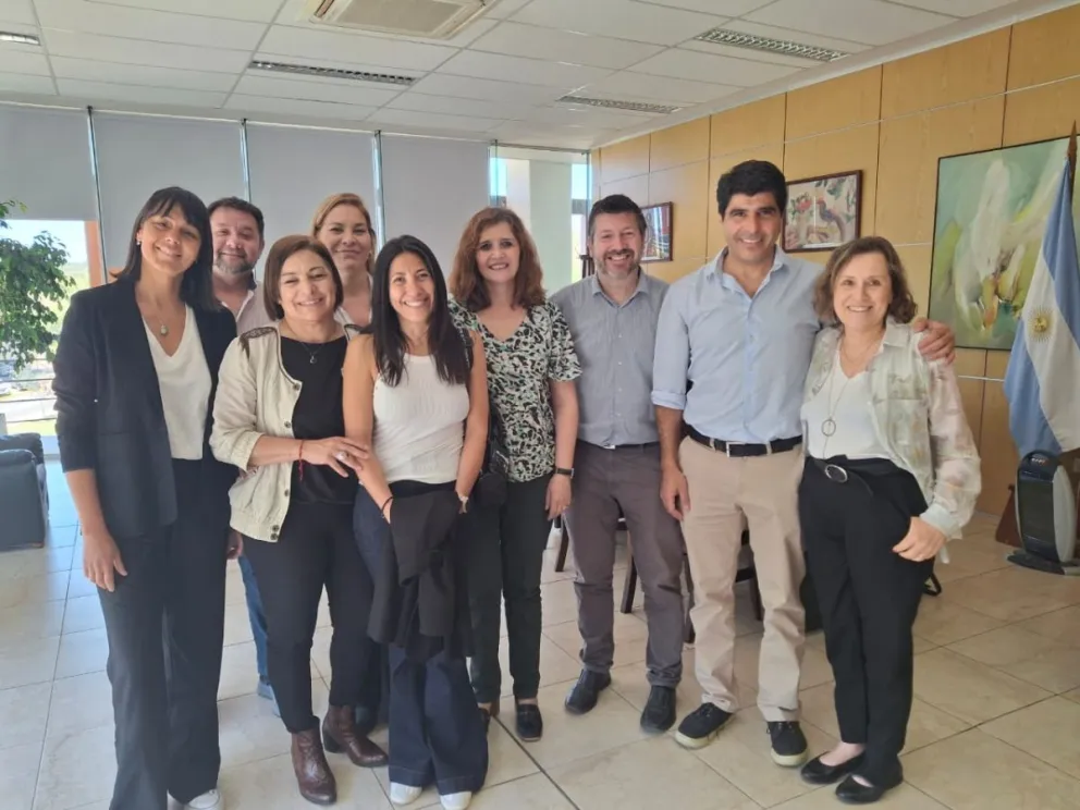 La ministra Teresa Nigra entregó reanimadores neonatales con ‘pieza en T’ a los servicios de Neonatología del Hospital ‘Madre Catalina’ de Merlo, la Maternidad ‘Doctor Luco’ de Villa Mercedes y la Maternidad ‘Doctora Teresita Baigorria’ de San Luis. 