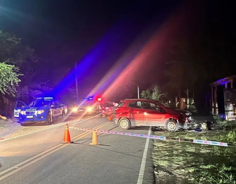 Un motociclista terminó con fractura de cadera y fémur, luego de un accidente vial ocurrido en la noche del viernes. (Foto: Policía de Córdoba/Dptal. San Javier)

