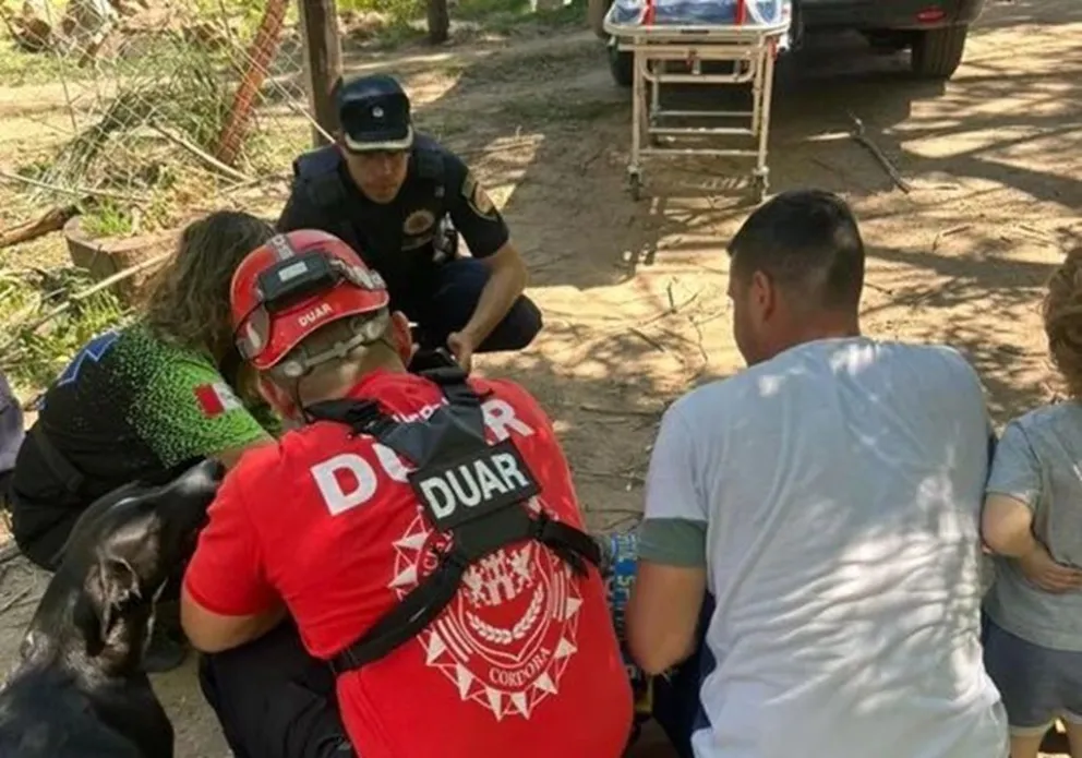 Personal del Departamento de Unidades de Alto Riesgo (DUAR) asistió en el lugar y brindó las primeras maniobras de rescate. (Foto: La Otra Mirada)