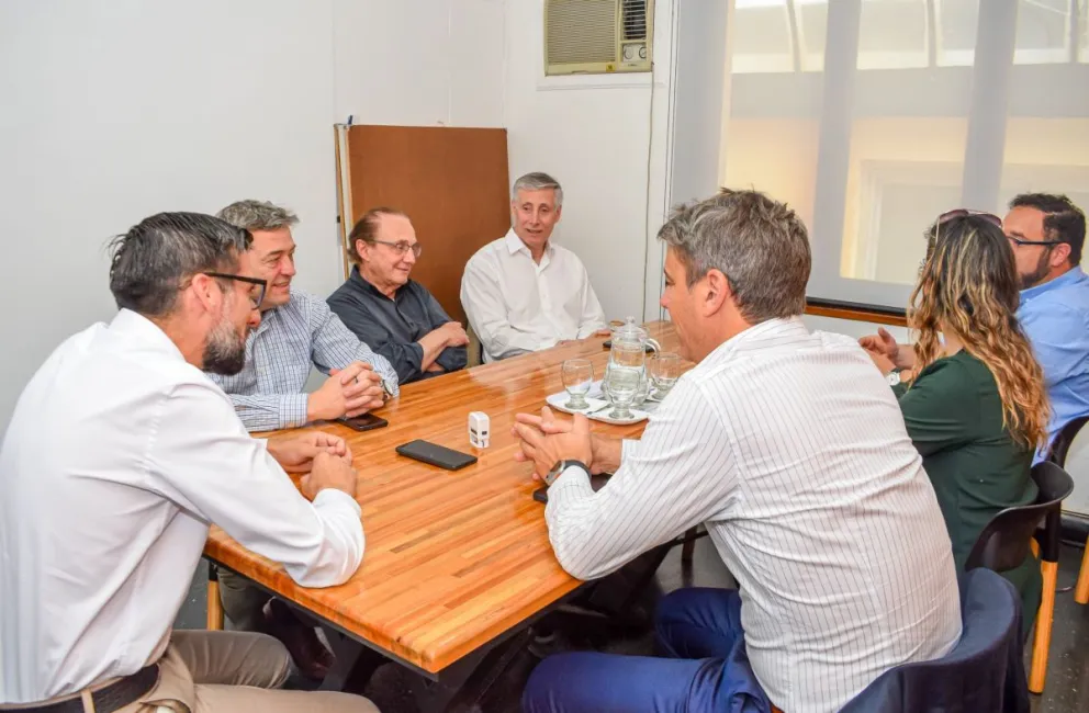 El Municipio y Banco Supervielle presentaron una propuesta integral para fortalecer la economía merlina