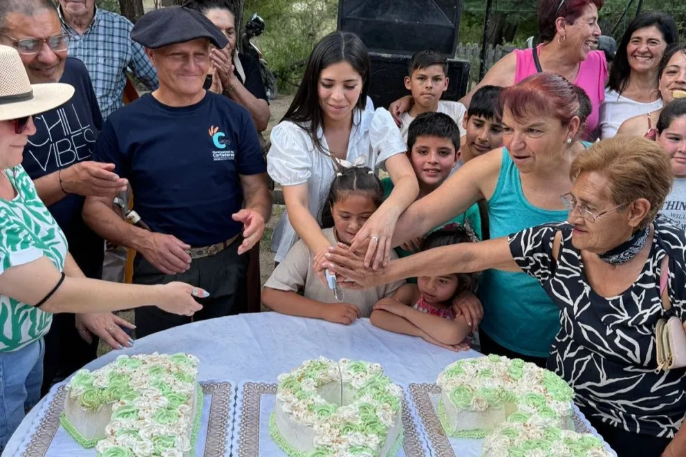 Durante todo el día, la plaza San Martín fue el punto de encuentro para disfrutar de espectáculos artísticos, propuestas gastronómicas y un paseo de emprendedores y artesanos.