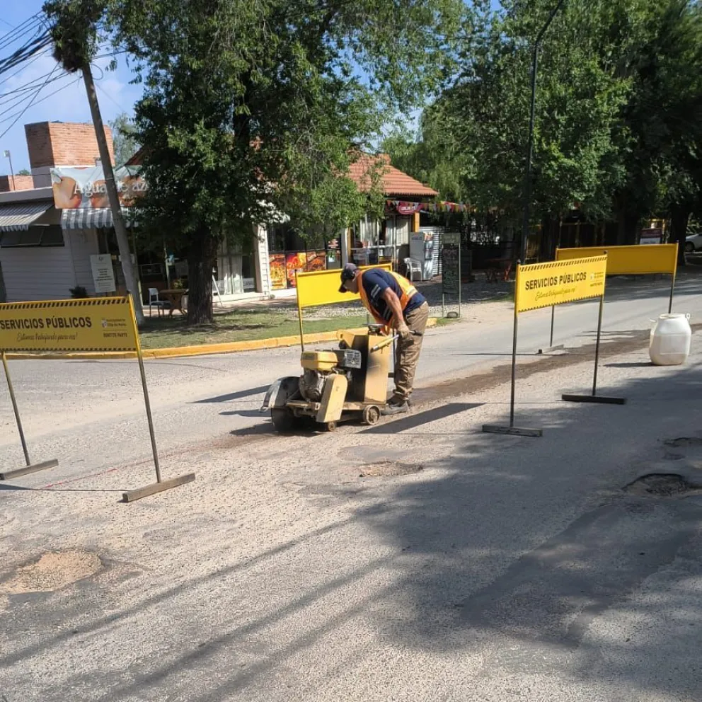 El plan incluye trabajos de bacheo y repavimentación, que abarcan desde reparaciones localizadas hasta la reconstrucción completa de superficies dañadas.