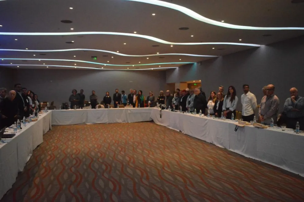 La asamblea se desarrolla en el Epic Hotel Villa de Merlo y continuará durante la jornada del sábado con plenarios y mesas de trabajo.