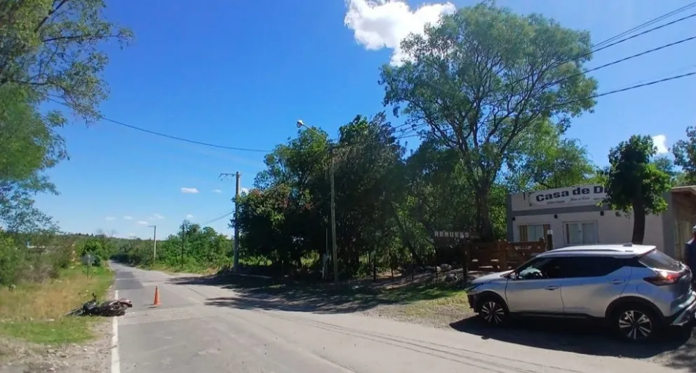 Una mujer sufrió hemorragia cerebral tras chocar en moto contra un automóvil en Ruta 14. (Foto: La Otra Mirada)