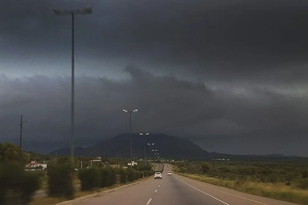 Gran parte de la provincia de San Luis bajo alerta por fuertes tormentas. 