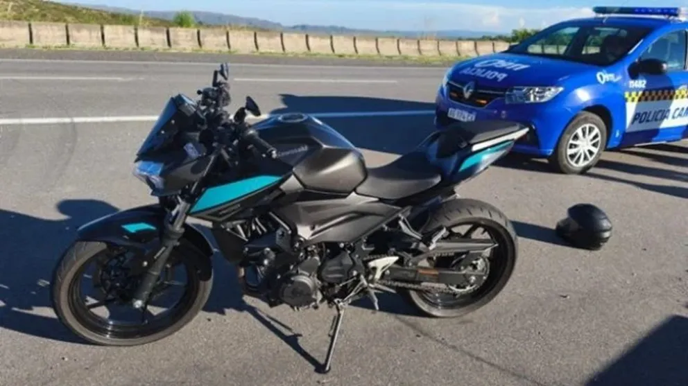 Detienen a un motociclista por correr “picadas” en las Altas Cumbres. 