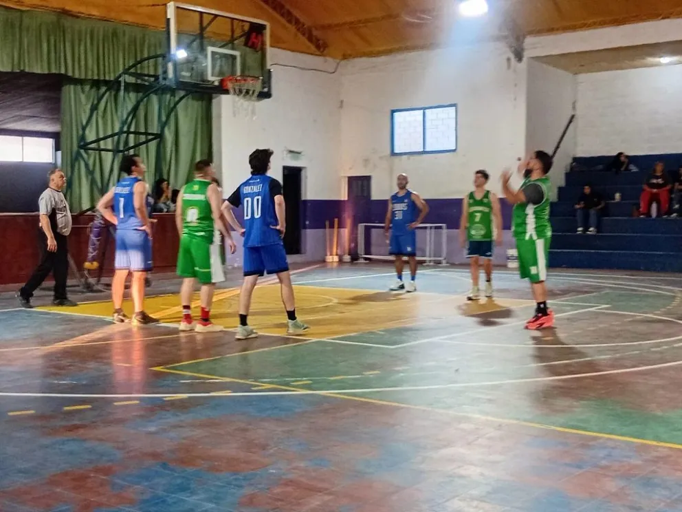 Estudiantes de San Luis superó al local Lobos de Concarán por 59 a 55, en un encuentro cargado de vaivenes y emociones.