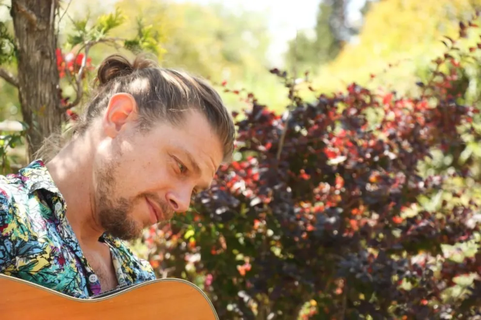 Este viernes 21 de noviembre, a las 20:30, Pablo Fernández ofrecerá su concierto de cierre de año en la Casa del Poeta.