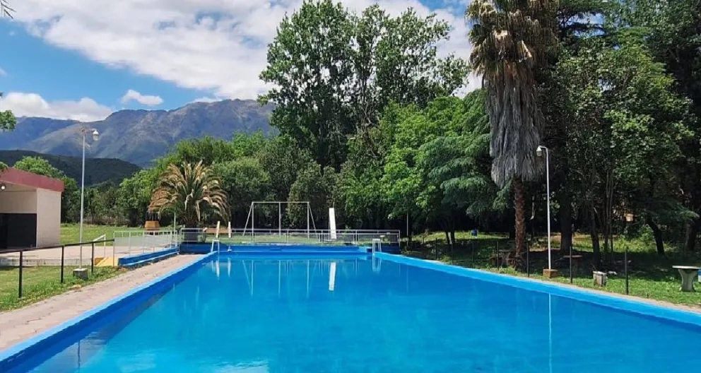Se habilitó oficialmente la temporada 2025-2026 en el balneario municipal de La Paz con la apertura de la pileta.