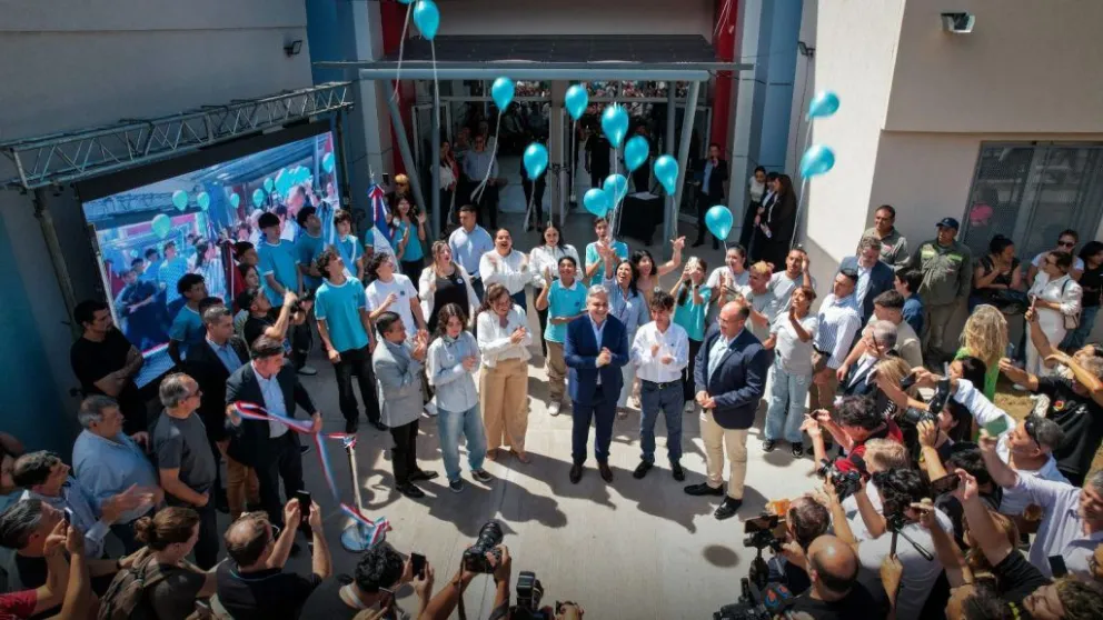 Quedó inaugurado el edificio de la Escuela Experimental con énfasis en Tecnologías de la Información y la Comunicación. (Foto: Prensa Gobierno de Córdoba)