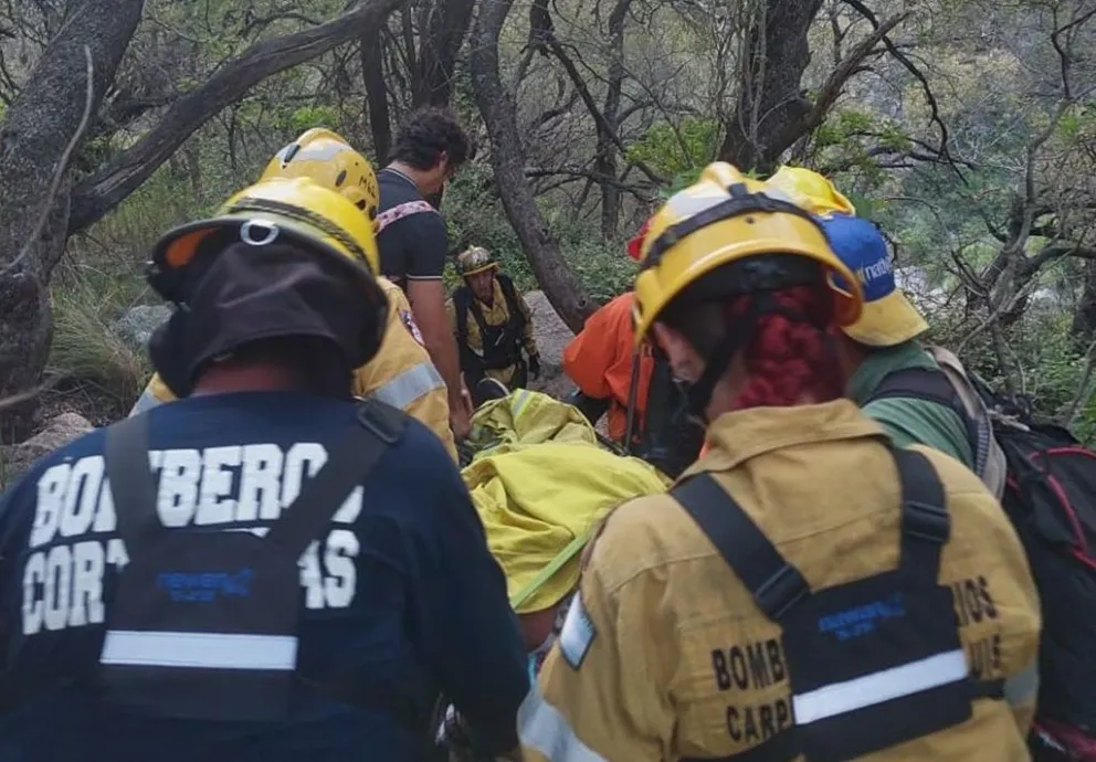 Operativo de rescate en la zona de Villa Elena. (Foto: BBVV Los Molles)