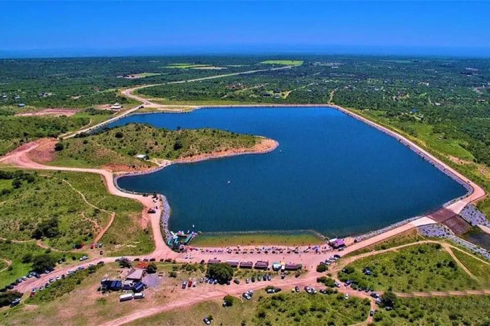 La propuesta, gratuita y abierta al público, busca impulsar la promoción turística local y posicionar a la localidad como un destino destacado para el verano.
