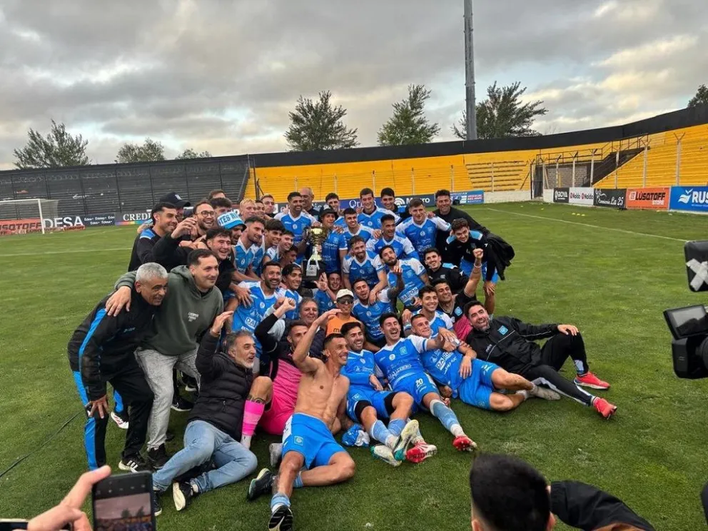 Estudiantes de Río Cuarto vuelve a la máxima categoría después de 40 años.  (Foto: Cadena 3)