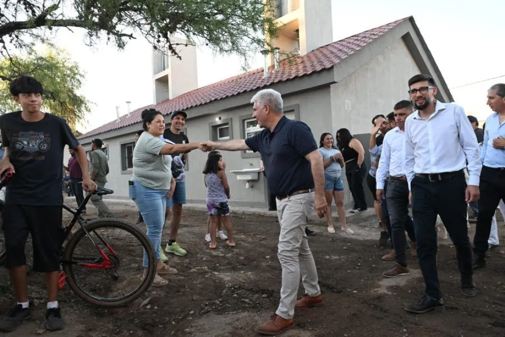 Entrega de 20 nuevas viviendas en Villa de Merlo.