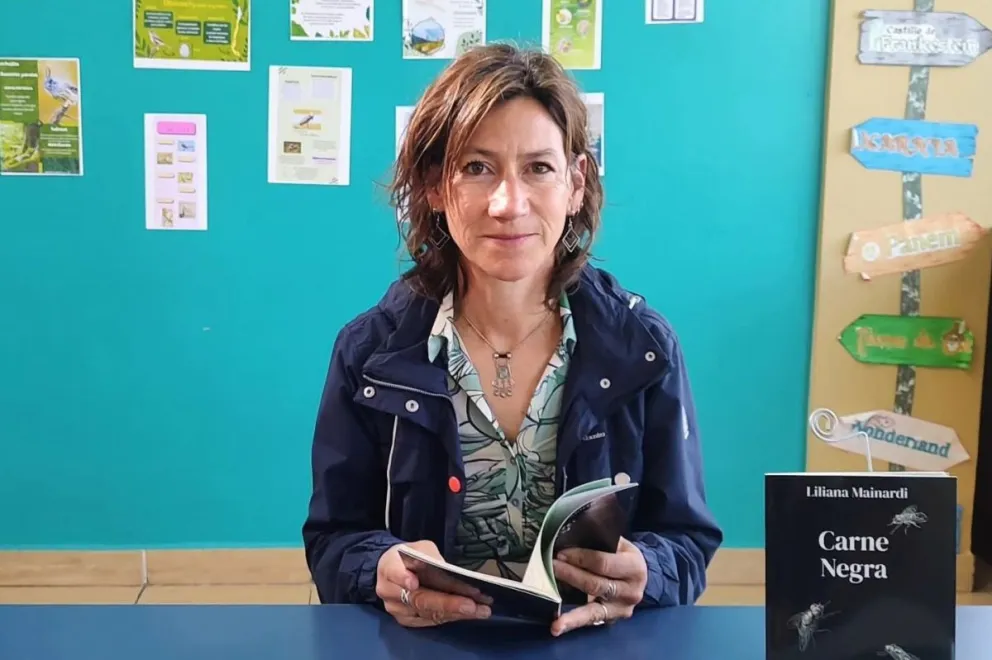 Liliana Mainardi presenta su nueva obra literaria en librería Hexámetro de Merlo.