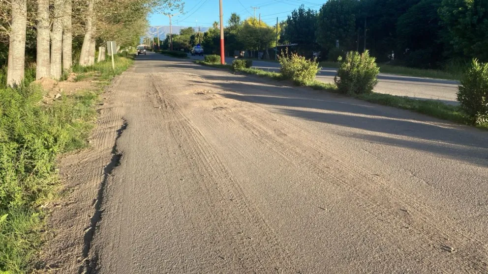 El acceso a Santa Rosa del Conlara destruido y queja diaria de los vecinos.