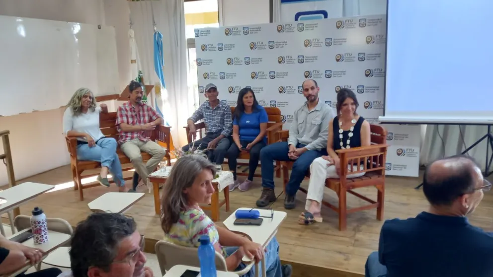 El manual es producto de muchos años de trabajo y de vinculación con la gente y su territorio enmarcado en proyectos dependientes de la Universidad Nacional de San Luis (UNSL) y del Instituto Nacional de Tecnología Agropecuaria (INTA).