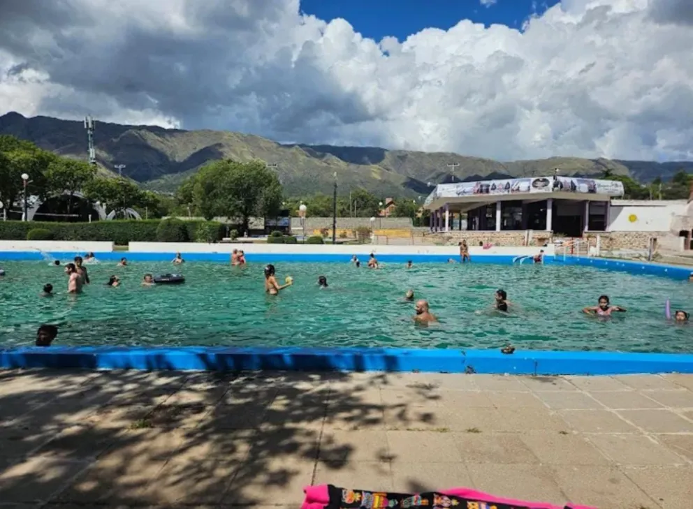 De cara a la temporada de verano 2025/2026, quedaron establecidas las tarifas y los horarios de funcionamiento del Balneario Municipal y del Camping Municipal