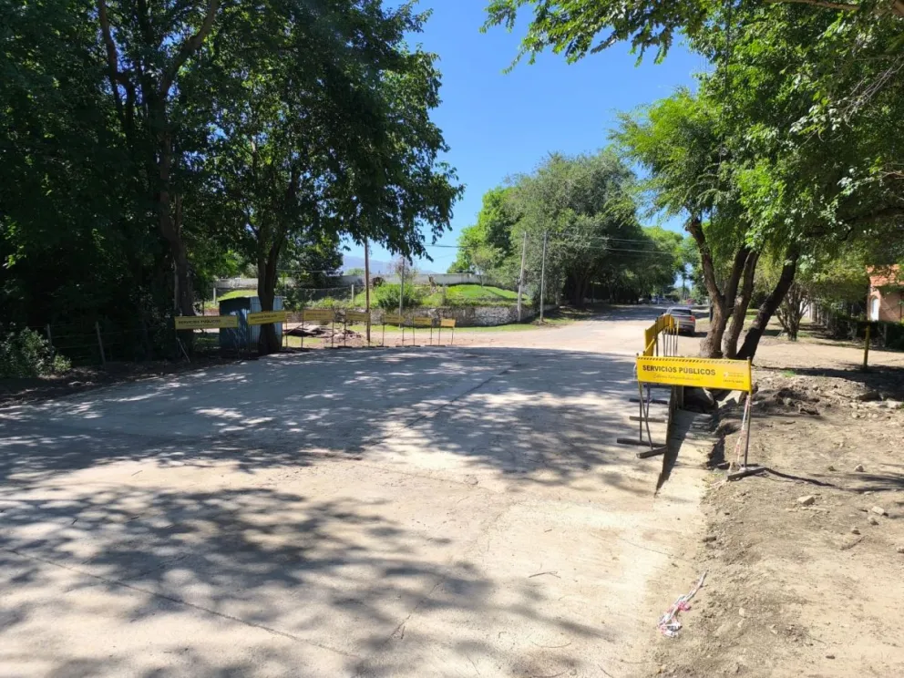 La obra reemplaza al histórico badén existente en el lugar y fue ejecutada con el objetivo de mejorar la conectividad y la seguridad vial.