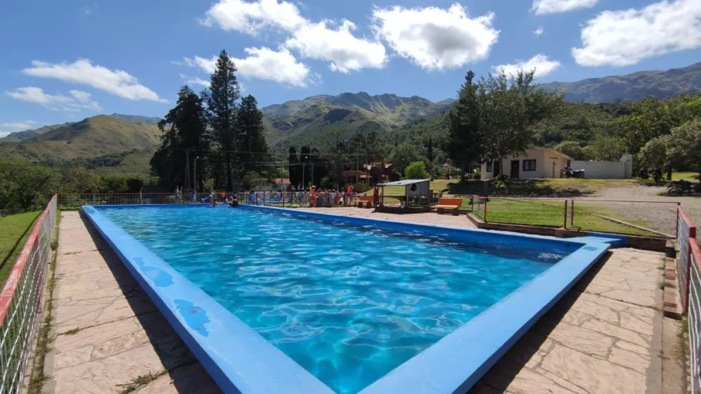 En el marco de la temporada de verano 2026, el Municipio informó los horarios y tarifas vigentes del Balneario Municipal y del Camping Municipal.