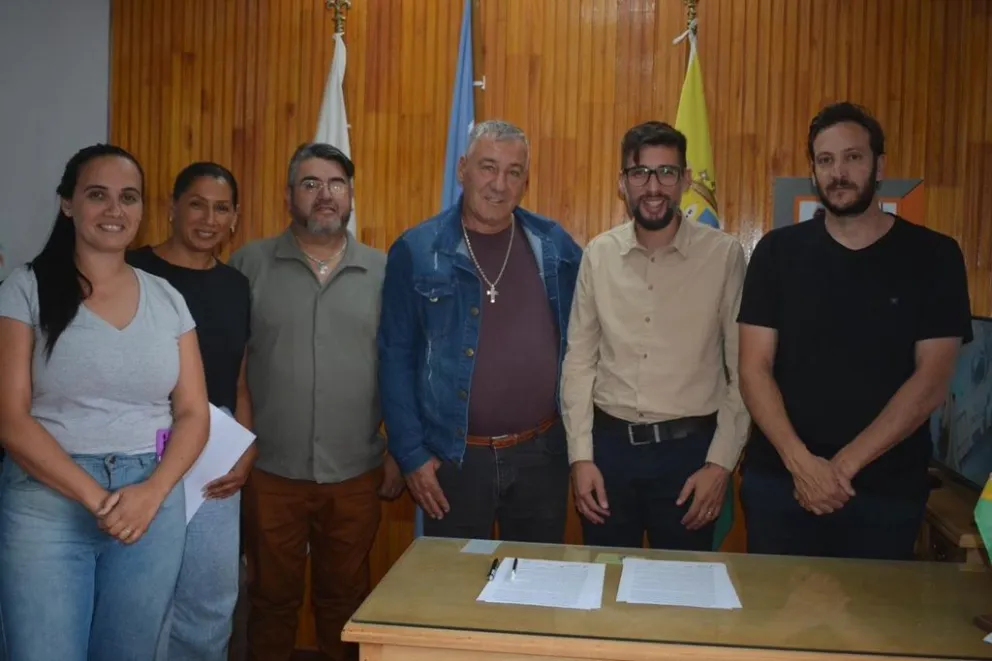 El Municipio de la Villa de Merlo firmó un nuevo convenio de adhesión entre la Asociación Mutual de Trabajadores Municipales y la Distribuidora J&M.